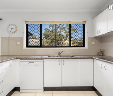 Dual Living Opportunity - Photo 2