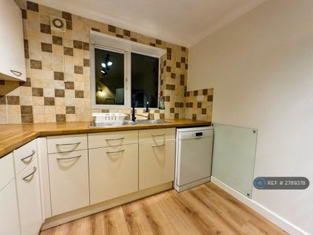 3 bedroom maisonette to rent - Photo 5