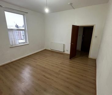 Studio Flat, Derwent Road West, L13 - Photo 2