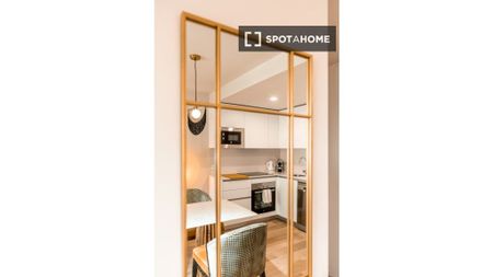 2 room luxury Apartment for rent in Madrid, Spain - Photo 2