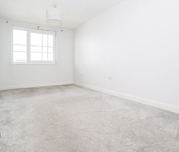 2 bed flat to rent in North Court, Upper Charles Street, Camberley,... - Photo 1