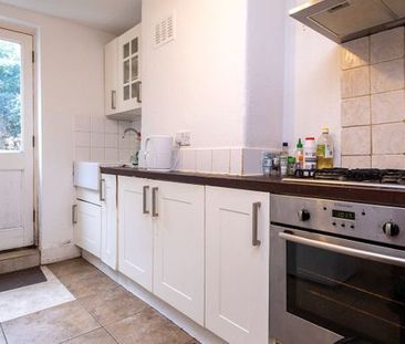 4 bedroom house to rent - Photo 1
