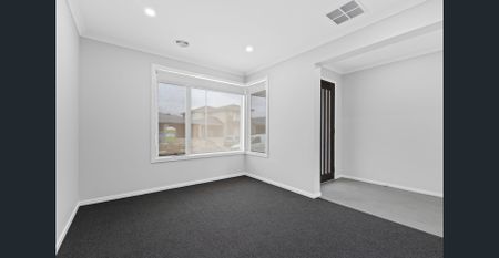 SPACIOUS FAMILY HOME - Photo 3