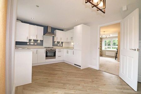 3 bedroom link detached house to rent - Photo 3