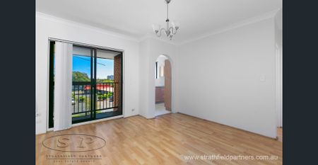 Convenient Apartment - Photo 3