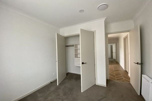 2BR Granny in Flat Bush! - Onsite Parking - Photo 1