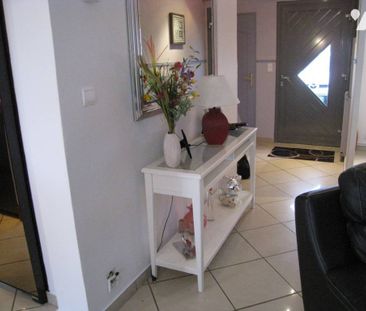 Maison 90m2, 3 chambres, jardin, garage. 1000€, dispo - Photo 4