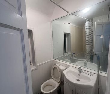 3 Bed Semi-Detached House, Brighton, BN2 - Photo 4