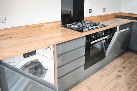 3 bedroom terraced house to rent - Photo 5