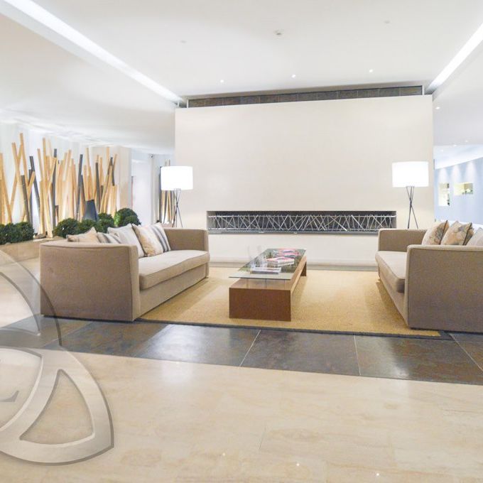 St. Johns Wood Road, London, NW8 7HB - Photo 1