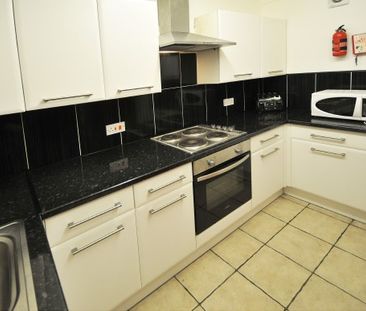 5 bed, Grove Lane, Headingley. LS6 2AP. £85.00pppw - Photo 5