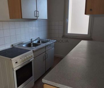 Geräumig & gut gelegen: 4-Zimmer-Wohnung im 2. OG in Gößnitz - Photo 1