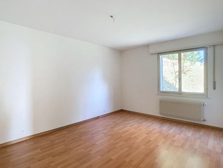 Bel appartement de 3.5 pièces au 1er étage et bénéficiant d'une vue sur le lac Léman. - Photo 2