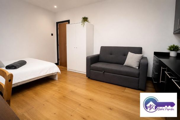 3 Bedroom Flat To Rent - Photo 1