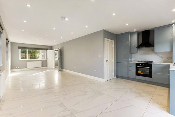 8 bedroom semi-detached house to rent - Photo 1