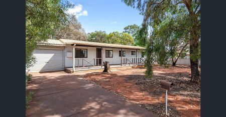 Neat & Tidy 2-Bedroom Home on a Spacious Block! - Photo 5