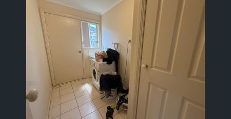 CHARMING FAMILY HOME WITH TWO LIVING ZONES - CONVENIENT & COMFORTABLE LIVING! - Photo 5