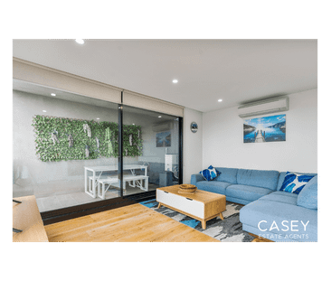 Experience the Ultimate Waterfront Lifestyle - Photo 5