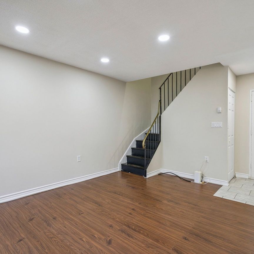 For Lease - 1624 Bloor Street Unit# 51, Mississauga, Ontario - Photo 1