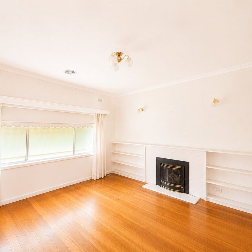 4 Bedroom Home Centrally Located - Photo 1