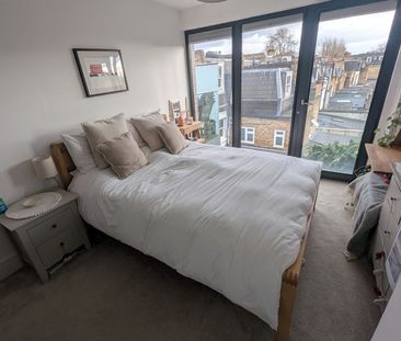 Room in a Shared Flat, East Hill, SW18 - Photo 4