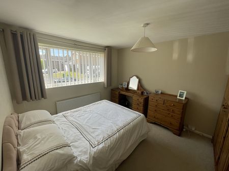 9 Hogarth Rise, S18 - Photo 5