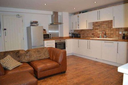 High Street, BH21 - Photo 3