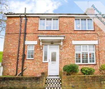 3 bedroom end of terrace house to rent - Photo 2