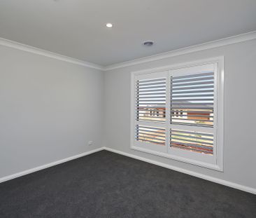 Stylish & Perfectly Positioned - Photo 4