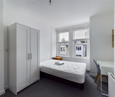 5 bedroom terraced house to rent - Photo 5