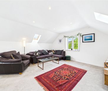 Reading Road South, Fleet, Hampshire, GU52 - Photo 2