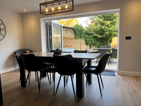 High Street - Photo 4