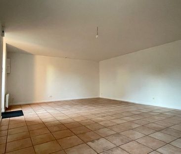 Location Appartement 4 pièces 77m² LA ROCHE SUR YON 85000 - Photo 1