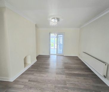 3 bed Semi-Detached - To Let - Photo 3