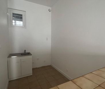 Location Appartement 1 pièce 30m² MARIGNANE 13700 - Photo 3