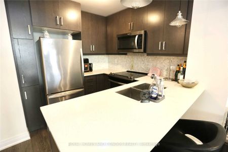 Condo Townhouse For Lease | W8124548 - Photo 4