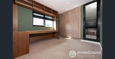 Modern Apartment with Easy Access to Everything - Photo 2