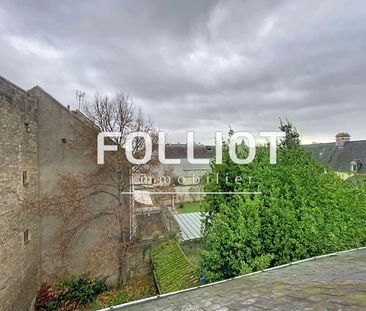 Charmant T2 meublé sous les combles à deux pas du château - Photo 2