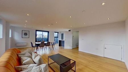 3 bedroom flat to rent - Photo 3