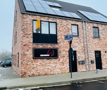 Prachtig en ruim duplexappartement met 3 slaapkamers, autostaanplaa... - Photo 1