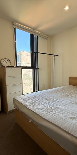 Fully Furnished Student Apartment Near Melbourne Uni – 1 Bedroom, 1 Bathroom - Photo 1