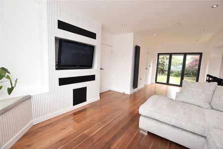 The Poplars, Bramhope, Leeds, West Yorkshire, LS16 9DL - Photo 3