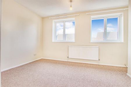 3 bedroom terraced house to rent - Photo 2