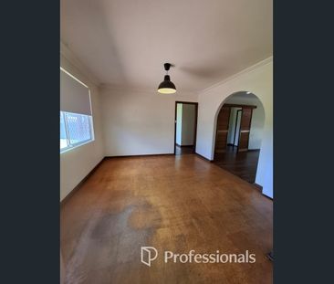 FANTASTIC LOCATION - CLOSE TO BEACH, PARKS, SCHOOLS & SHOPS - Photo 2