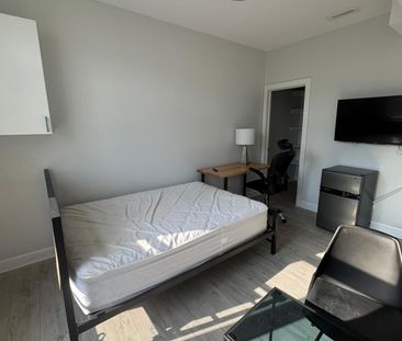 240 Blackburn - Photo 6