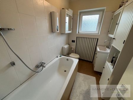 Attraktive 2,5-Zimmerwohnung mit Einbauküche und Loggia in Toplage von Essen-Holsterhausen. - Photo 5