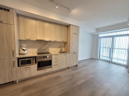 For Lease - 38 Honeycrisp Crescent Unit# 901, Vaughan, Ontario - Photo 5