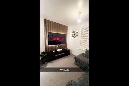 2 Bed Maisonette, Cromwell Road, SO15 - Photo 2