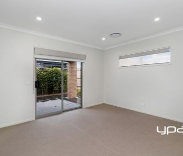 7 Nira Dr, Sunbury - Photo 2