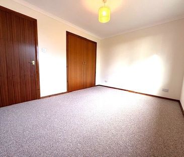 3 bedroom detached bungalow to rent - Photo 3